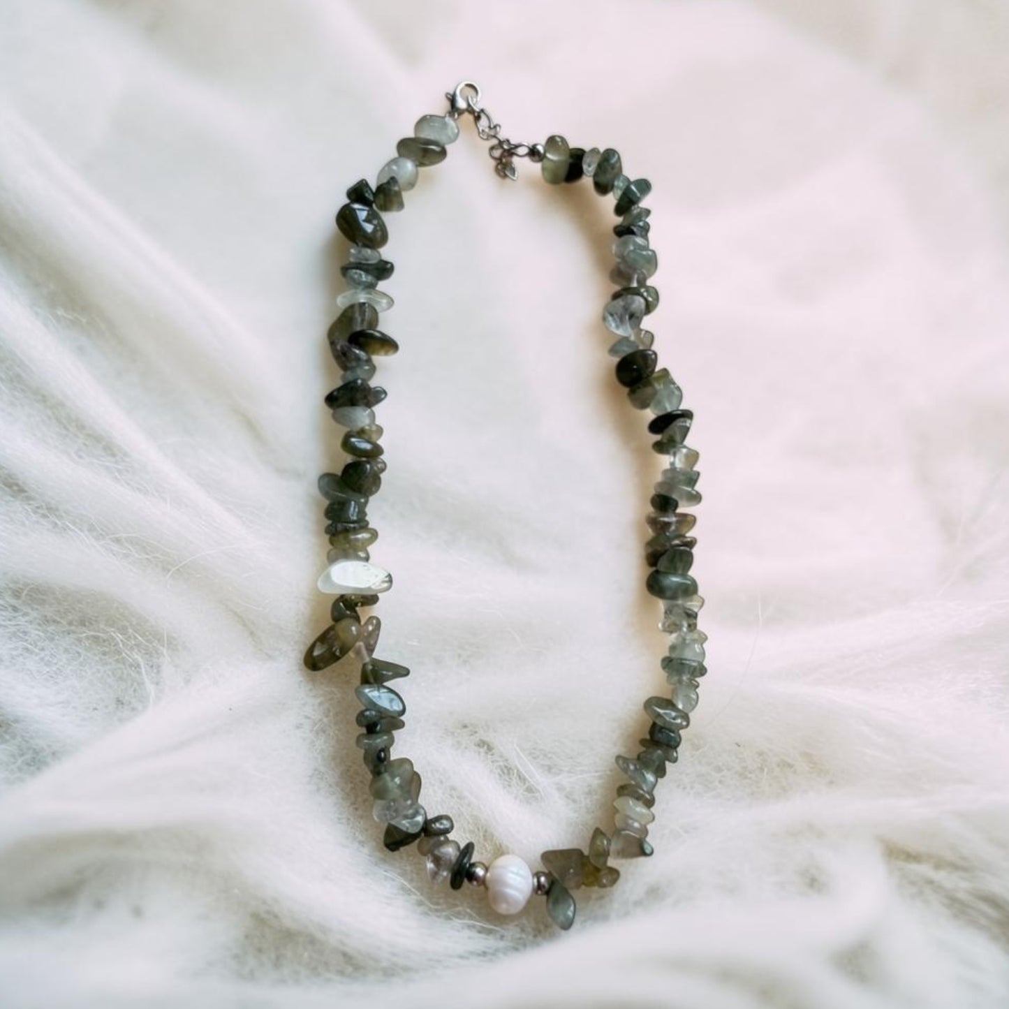 Moss Agate Chip Necklace with Freshwater Pearl